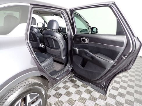 Used 2021 Kia Sorento S FWD image 35