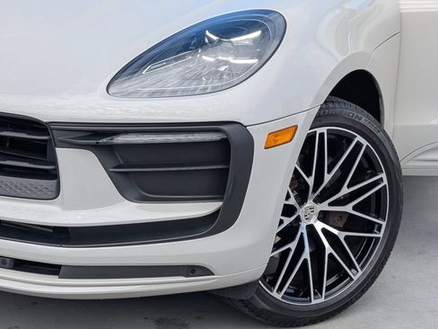 Certified 2025 Porsche Macan AWD/4WD image 10