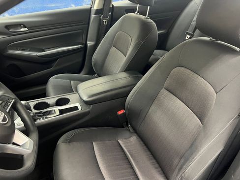Used 2025 Nissan Altima 2.5 SV FWD image 22
