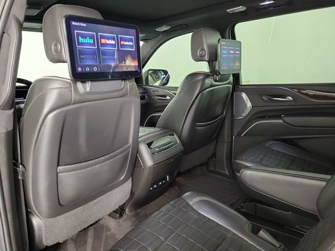 Certified 2022 Cadillac Escalade ESV Premium Luxury Platinum AWD/4WD image 11