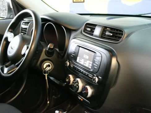 Used 2017 Kia Soul FWD image 10