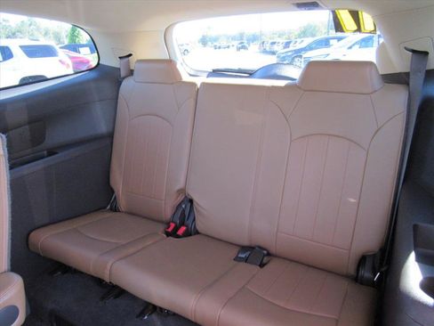 Used 2017 Buick Enclave Premium image 29