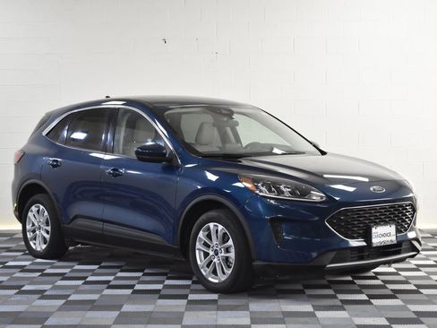 Used 2020 Ford Escape SE image 8