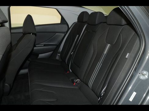 Used 2025 Hyundai Elantra SEL FWD image 29