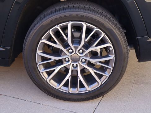 Used 2026 Jeep Grand Cherokee L Summit AWD/4WD image 32
