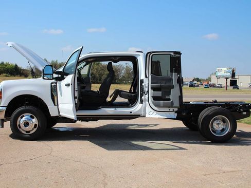 New 2026 Ford F350 XL w/ XL Chrome Package image 51