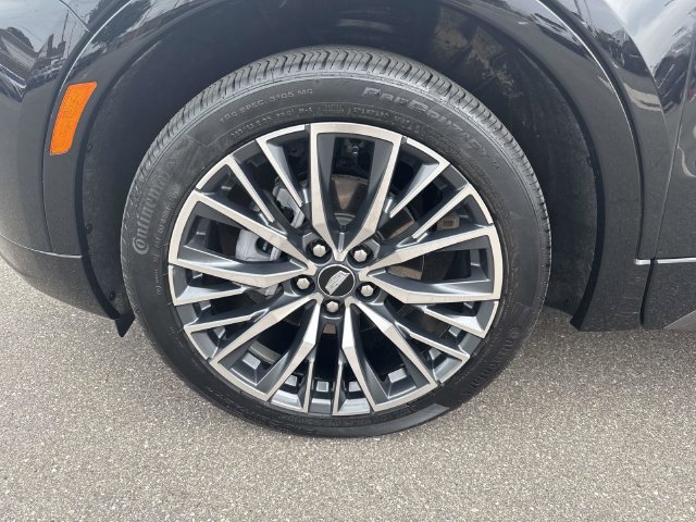 Certified 2024 Cadillac XT4 Sport AWD/4WD image 11