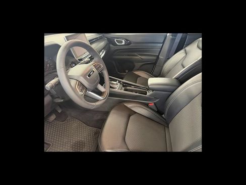 Used 2024 Jeep Compass Latitude w/ Convenience Group AWD/4WD image 11