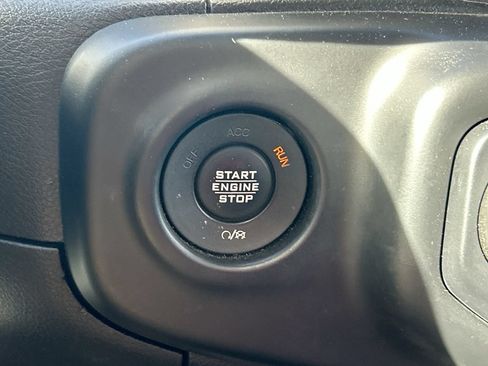 Used 2020 Jeep Wrangler Unlimited Sport S AWD/4WD image 17
