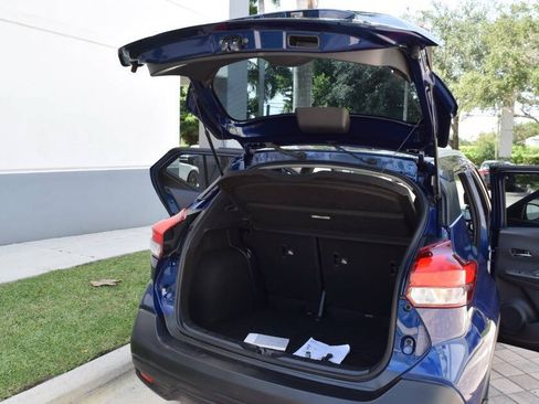 Used 2018 Nissan Kicks SV FWD image 76