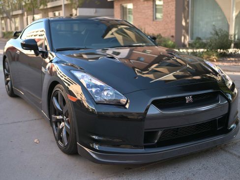 Used 2010 Nissan GT-R Premium image 6