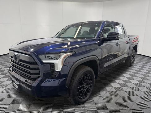 Used 2025 Toyota Tundra Limited AWD/4WD image 3