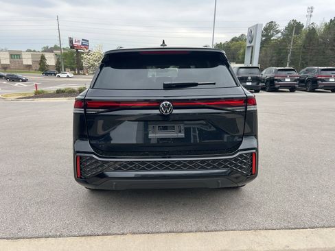 New 2026 Volkswagen Tiguan SE R-Line FWD image 4
