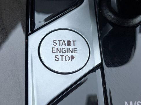 Used 2023 BMW X5 sDrive40i w/ Parking Assistance Package image 33