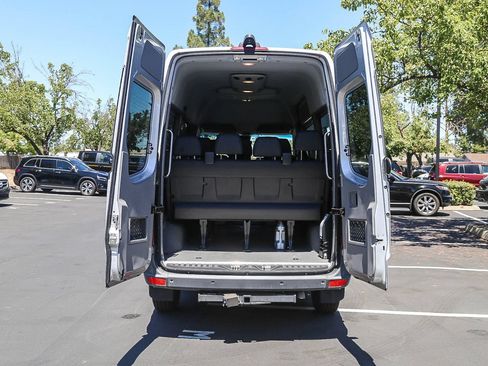 Used 2016 Mercedes-Benz Sprinter 2500 image 26