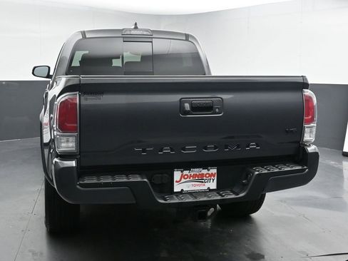 Used 2022 Toyota Tacoma TRD Sport image 7