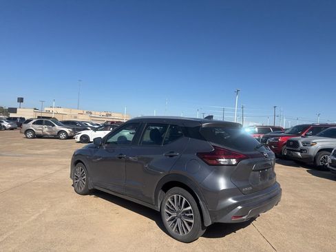 Certified 2024 Nissan Kicks SV image 12