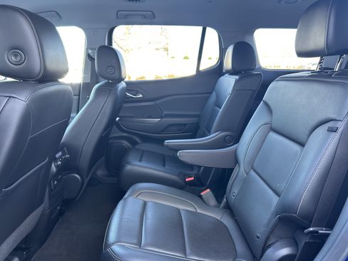 Used 2023 GMC Acadia SLT image 21