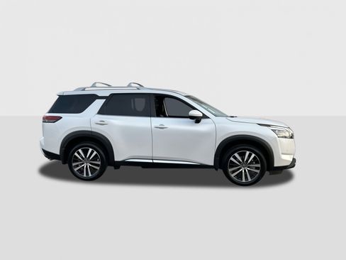 New 2025 Nissan Pathfinder Platinum w/ Cargo Package image 8