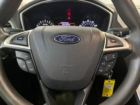 Used 2013 Ford Fusion SE FWD image 17