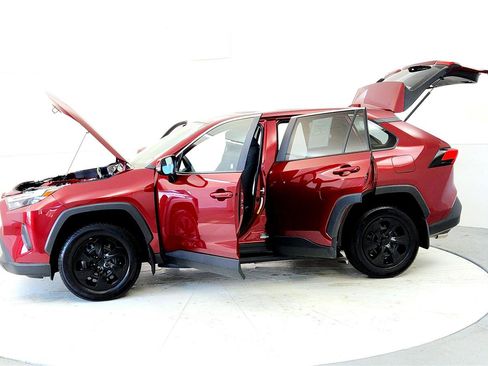 Certified 2025 Toyota RAV4 LE image 10