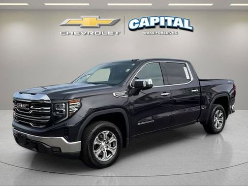 Used 2025 GMC Sierra 1500 SLT image 2