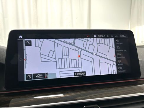 Used 2023 BMW 540i xDrive w/ Premium Package image 18