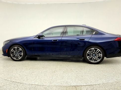 Used 2024 BMW 530i w/ M Sport Package RWD image 8