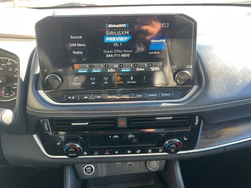 Used 2021 Nissan Rogue SL w/ Premium Package image 18