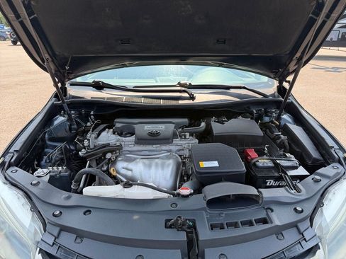Used 2016 Toyota Camry SE FWD image 29