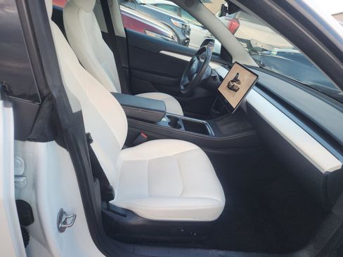Used 2023 Tesla Model 3 Standard Range image 15