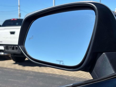 Used 2022 Toyota RAV4 XLE image 25