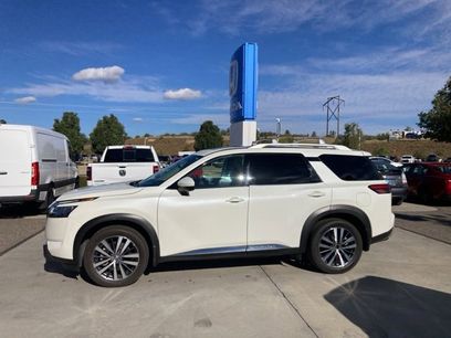 Used 2022 Nissan Pathfinder Platinum w/ Cargo Package