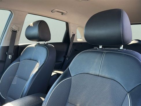 Used 2020 Kia Niro EX w/ Cold Weather Package image 16