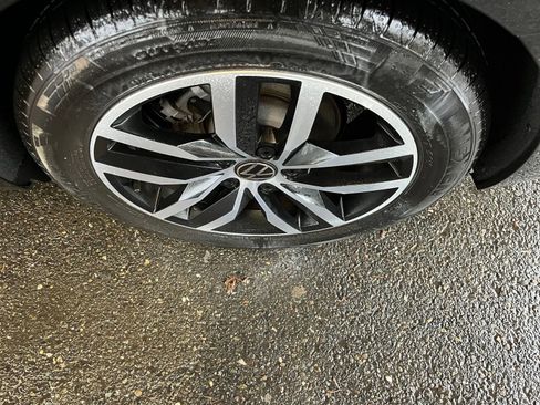 Used 2025 Volkswagen Jetta SE image 30