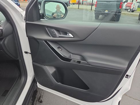 New 2026 Chevrolet Equinox LT image 14