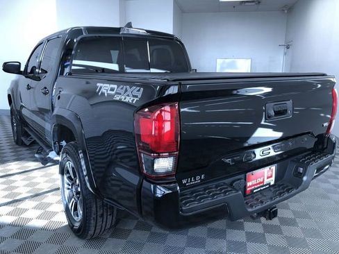 Used 2019 Toyota Tacoma TRD Sport image 4