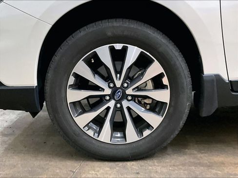 Used 2017 Subaru Outback 2.5i Limited AWD/4WD image 12