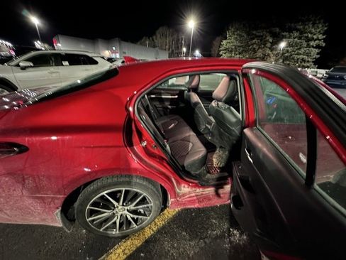 Used 2024 Toyota Camry SE image 9