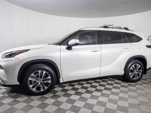 Used 2021 Toyota Highlander XLE FWD image 10
