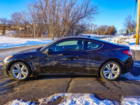 Used 2011 Hyundai Genesis 2.0T image 7