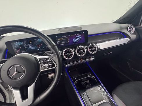 Used 2022 Mercedes-Benz GLB 250 4MATIC image 14