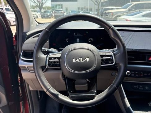 Certified 2025 Kia Carnival FWD image 17