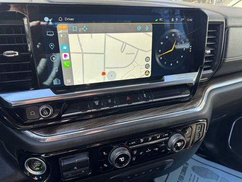 Used 2024 Chevrolet Silverado 2500 LT w/ Convenience Package image 13