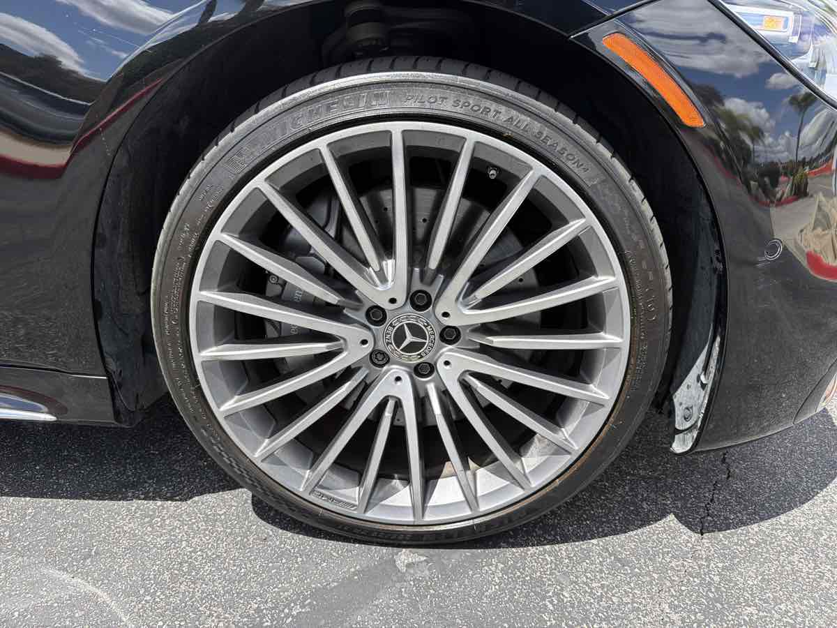 Used 2023 Mercedes-Benz S 500 4MATIC w/ AMG Line image 37