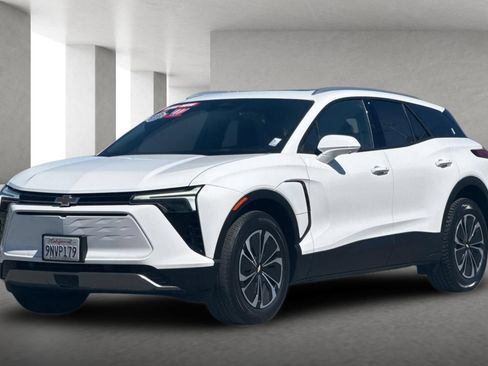 Used 2024 Chevrolet Blazer EV LT AWD/4WD image 8