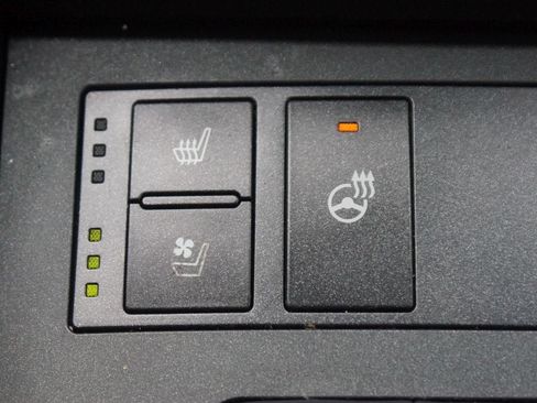 Used 2022 Lexus IS 350 F Sport w/ Navigation Package RWD image 9