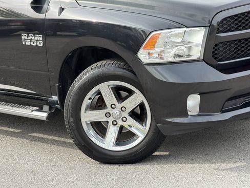 Used 2015 RAM 1500 Express RWD image 3