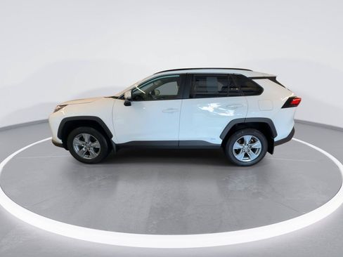 Used 2022 Toyota RAV4 XLE w/ Convenience Package AWD/4WD image 5