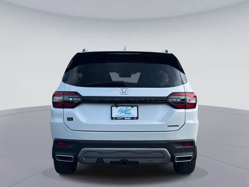 Certified 2024 Honda Pilot Touring image 5